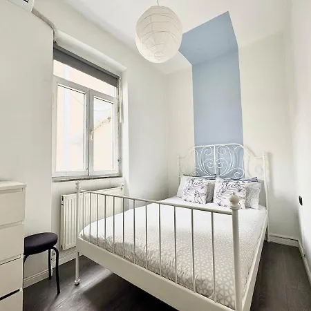 High Ceiling Cozy With 3 Bedroom Beyoglu Κωνσταντινούπολη