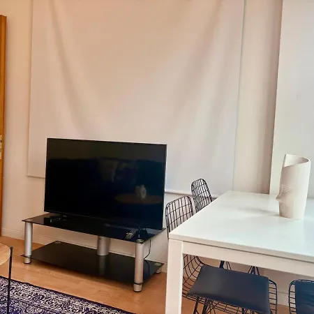 High Ceiling Cozy With 3 Bedroom Beyoglu Estambul