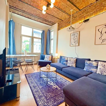 Apartamento High Ceiling Cozy With 3 Bedroom Beyoglu Estambul