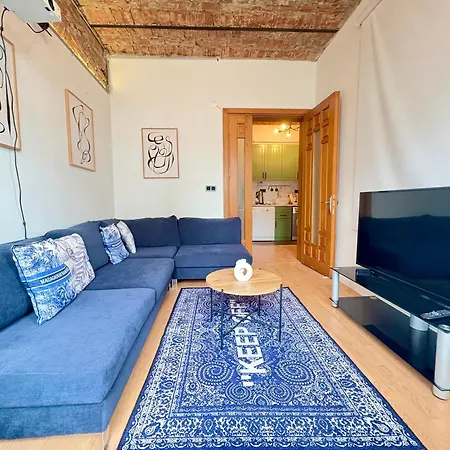 Apartment High Ceiling Cozy With 3 Bedroom Beyoglu Istanbul