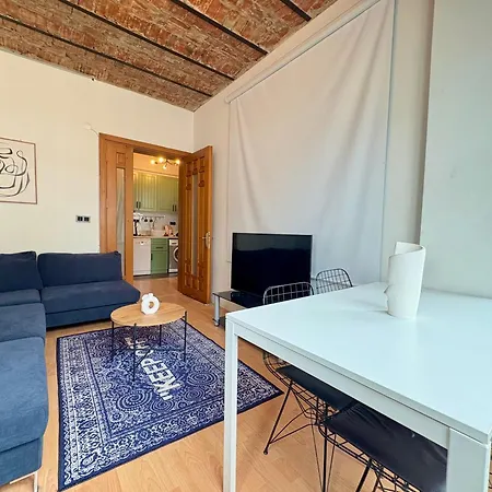 High Ceiling Cozy With 3 Bedroom Beyoglu Apartment
