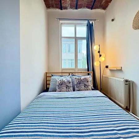 High Ceiling Cozy With 3 Bedroom Beyoglu