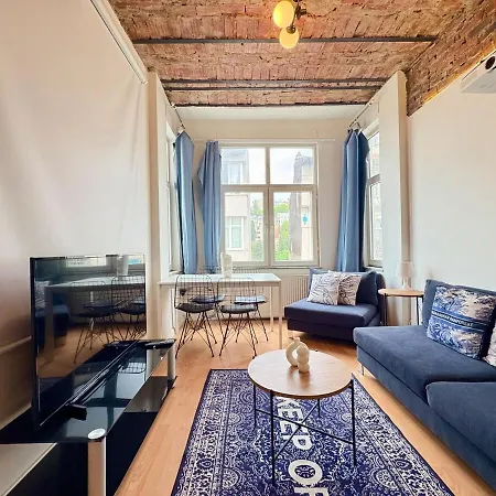 Apartment High Ceiling Cozy With 3 Bedroom Beyoglu Istanbul