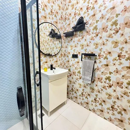 High Ceiling Cozy With 3 Bedroom Beyoglu * Istanbul