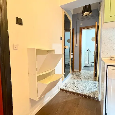 Lägenhet High Ceiling Cozy With 3 Bedroom Beyoglu