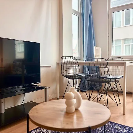 High Ceiling Cozy With 3 Bedroom Beyoglu * Istanbul