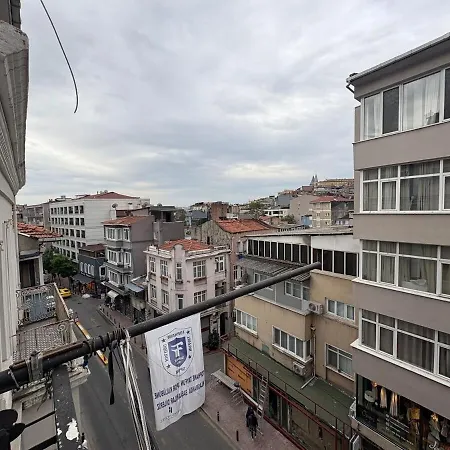Apartment High Ceiling Cozy With 3 Bedroom Beyoglu *