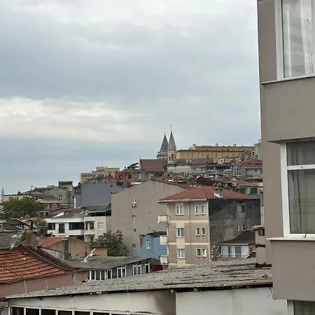 Apartment High Ceiling Cozy With 3 Bedroom Beyoglu Istanbul