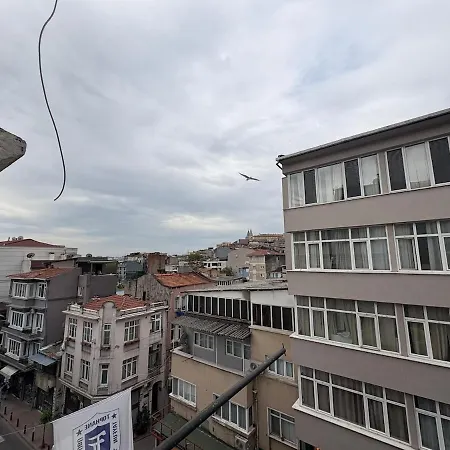 High Ceiling Cozy With 3 Bedroom Beyoglu * Istanbul